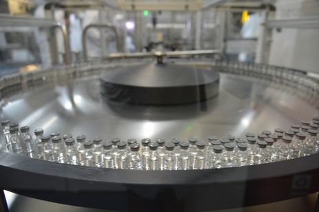 São Paulo - Inauguração da linha final de produção da vacina contra febre amarela na unidade Libbs Farmacêutica, uma empresa privada que fez acordo de transferência de tecnologia com o Instituto de Tecnologia em Imunobiológicos (Bio
