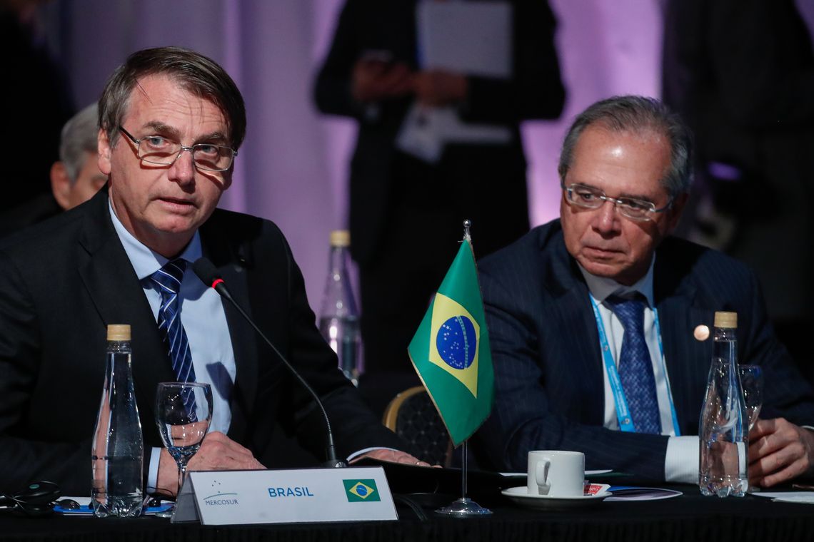 (Santa FÃ© - Argentina, 17/07/2019) Presidente da RepÃºblica Jair Bolsonaro acompanhado do Ministro da Economia Paulo Guedes.
Foto: Alan Santos/PR