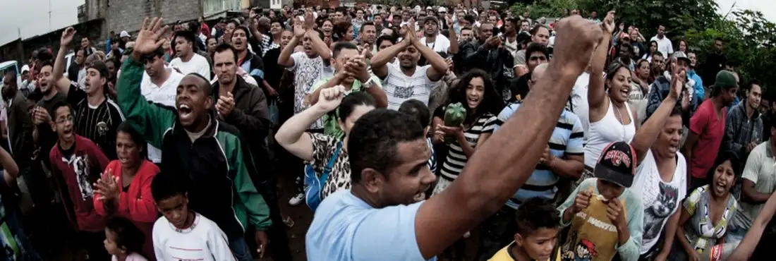 Reintegração de posse em SP Polícia Militar realiza reintegração de posse de um terreno ocupado por cerca de 750 famílias na zona leste da capital paulista