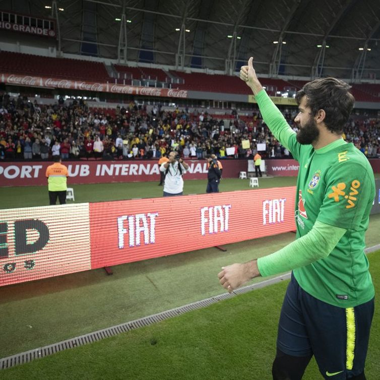 Lucas Figueiredo - CBF Assim que pisou gramado do Beira Rio, Alisson, que jogou no Internacional,foi aplaudido pela torcida