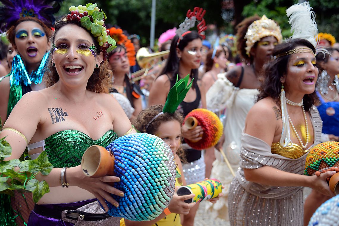 Resultado de imagem para mulheres no carnaval