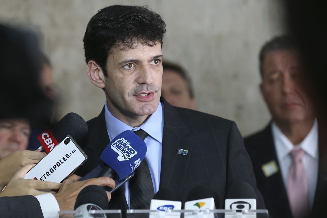 Após reunião com o presidente Jair Bolsonaro, o ministro do turismo, Marcelo Álvaro Antônio, fala à Imprensa no Palácio do Planalto.