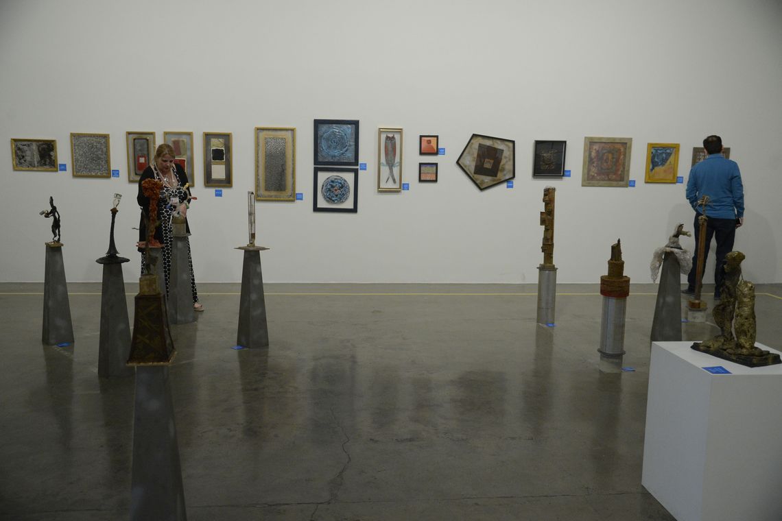 Tomaz Silva/Agência Brasil Exposição Histórias Extraordinárias, de Alexander Pinhel, no Centro Cultural Light, centro do Rio. A mostra reúne peças compostas por materiais descartados e resíduos.