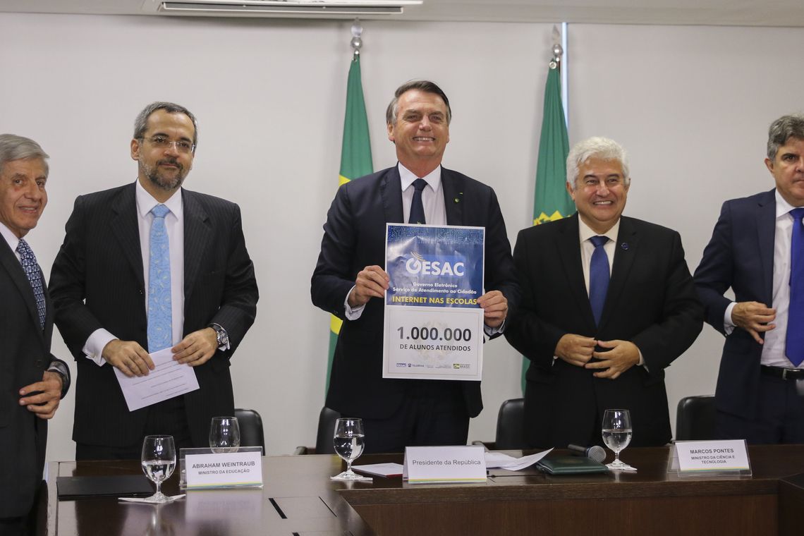 Valter Campanato/Agência Brasil O presidente Jair Bolsonaro participa de videoconferência com escola atendida pelo programa Gesac.