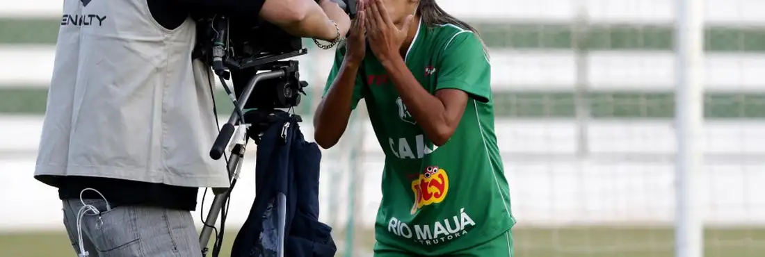 Milena do Rio Preto comemora gol na vitória contra o Vasco