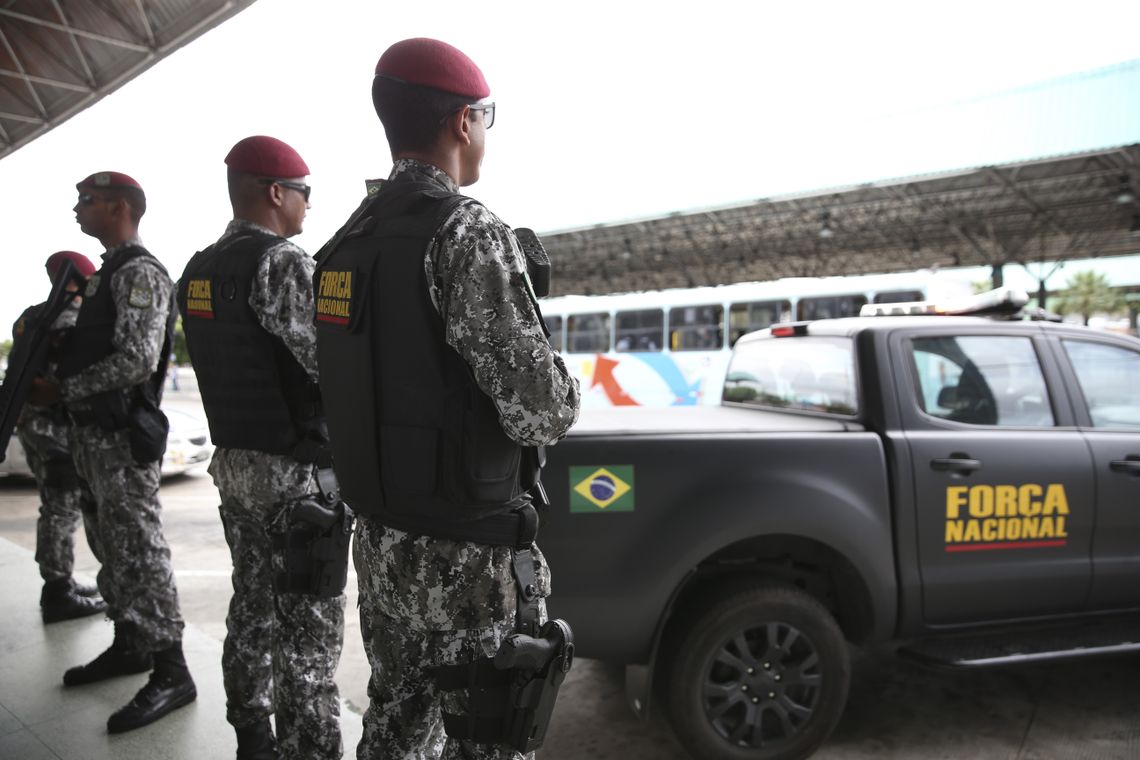 José Cruz/Agência Brasil Após a série de ataques no Ceará, a Força Nacional de Segurança Pública está fazendo o policiamento ostensivo nas ruas de Fortaleza, em apoio aos agentes de segurança do estado.