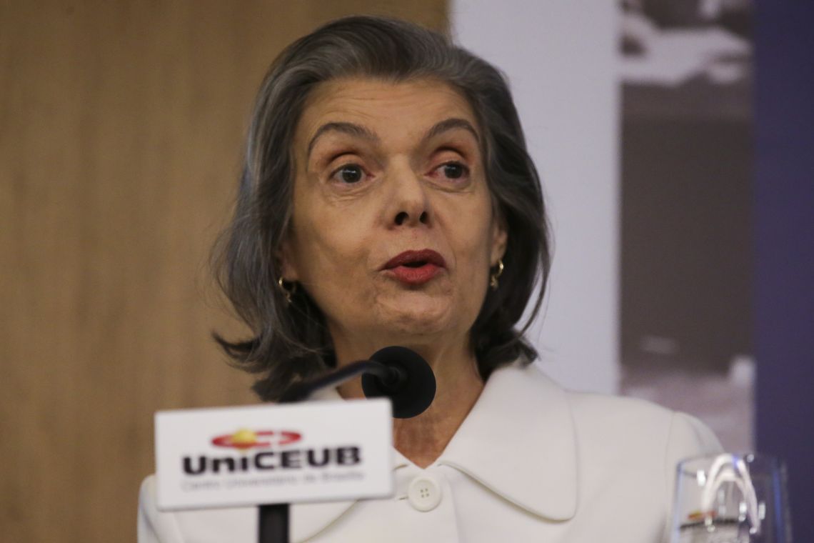 Antonio Cruz/Agência Brasil A presidente do STF, Cármen Lúcia durante o seminário Direitos Humanos nos 30 anos da Constituição Federal e nos 70 anos da Declaração Universal.