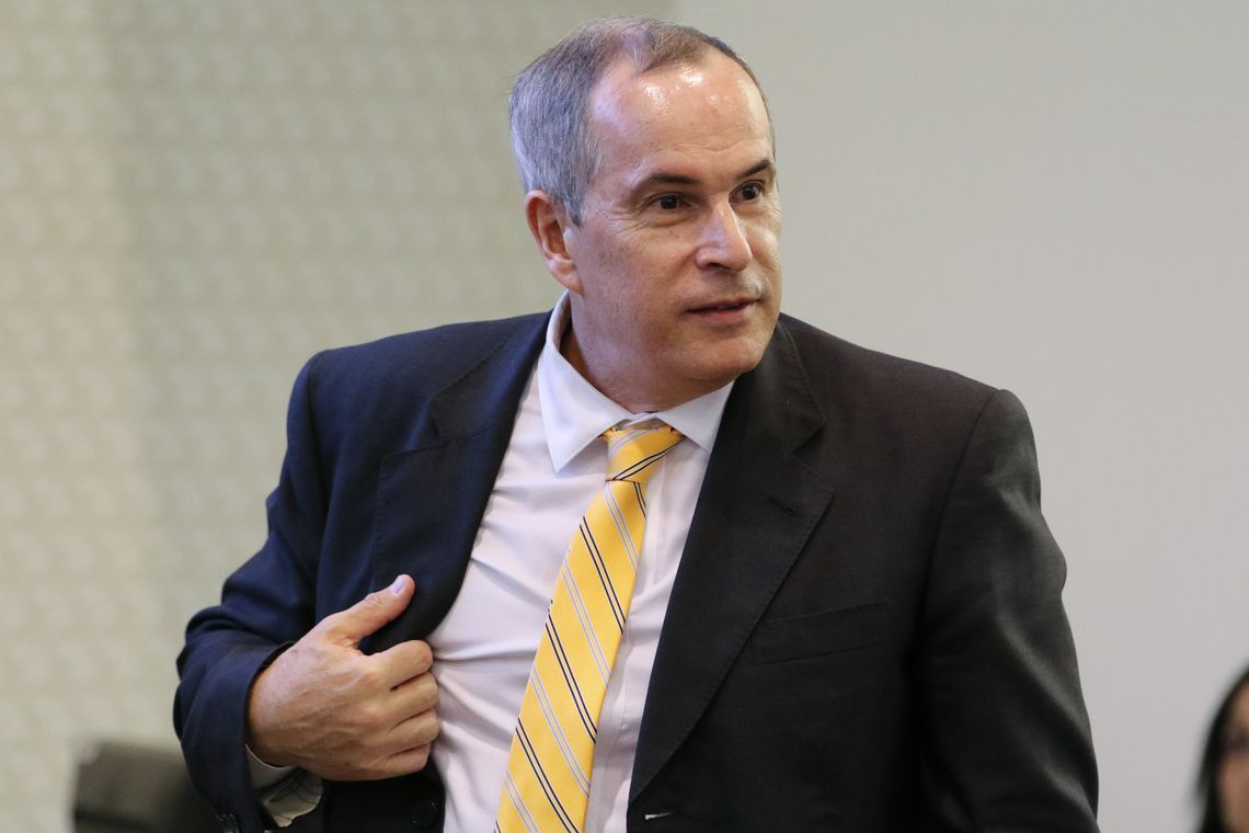 Fabio Rodrigues Pozzebom/Agência Brasil O diretor-geral da ANP, Décio Oddone, durante assinatura no Cade de Termo de Cessação de Conduta (TCC) relacionado às atividades de refino da Petrobras.