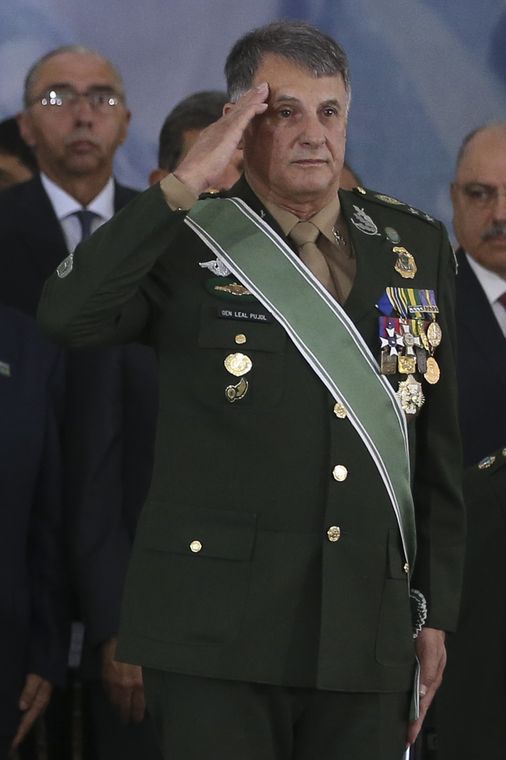 Valter Campanato/Agência Brasil O Presidente Jair Bolsonaro participa da solenidade de passagem de Comando do Exército do general Eduardo Dias da Costa Villas Bôas ao general Edson Leal Pujol.