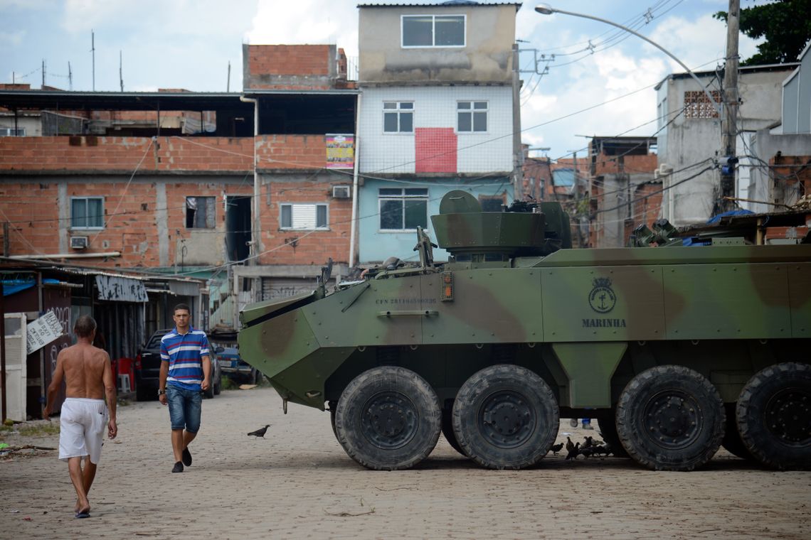 Fernando Frazão/Agência Brasil Rio de Janeiro - Fuzileiros Navais participam de operação de segurança na favela Kelson's, na zona norte do Rio de Janeiro (Fernando Frazão/Agência Brasil)