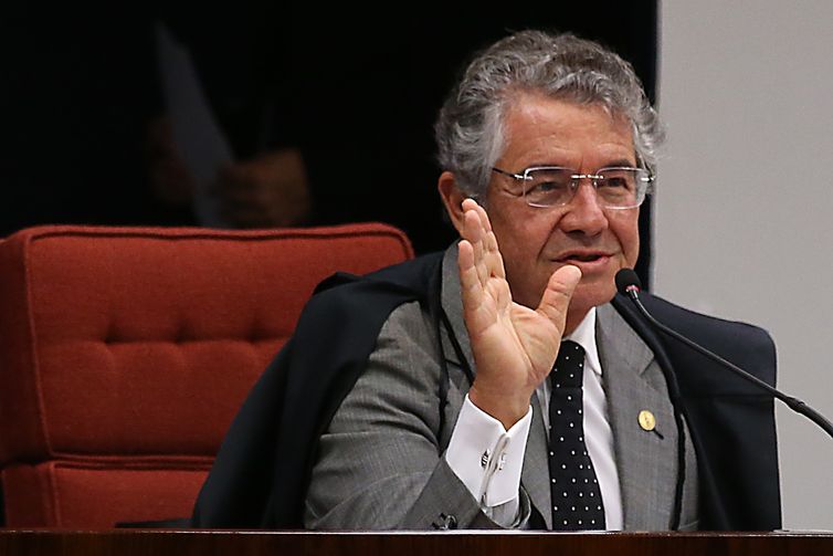 Brasília - O ministro do STF, Marco Aurélio Mello durante reunião para julgar o inquérito  em que o senador Aécio Neves é acusado de corrupção passiva e obstrução de Justiça