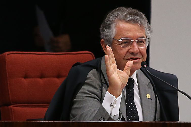 Brasília - O ministro do STF, Marco Aurélio Mello durante reunião para julgar o inquérito em que o senador Aécio Neves é acusado de corrupção passiva e obstrução de Justiça
