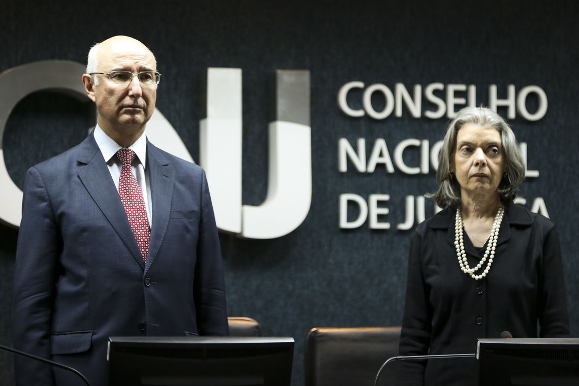 Marcelo Camargo/Agência Brasil Brasília - O presidente do TST, Yves Gandra, e a presidente do CNJ e do STF, Cármen Lúcia, durante a posse dos novos conselheiros Aloysio Corrêa da Veiga e André Luis Guimarães Godinho (Marcelo Camargo/Agência Brasil)