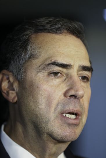 Fabio Rodrigues Pozzebom/Agência Brasil Lançamento do livro A República que Ainda Não Foi, do ministro do STF Luís Roberto Barroso e Patrícia Perrone Campos Mello.