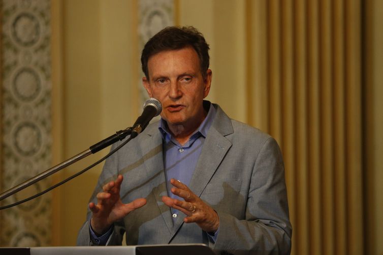 O prefeito Marcelo Crivella fala sobre a retomada do projeto Porto Maravilha, no Palácio da Cidade.