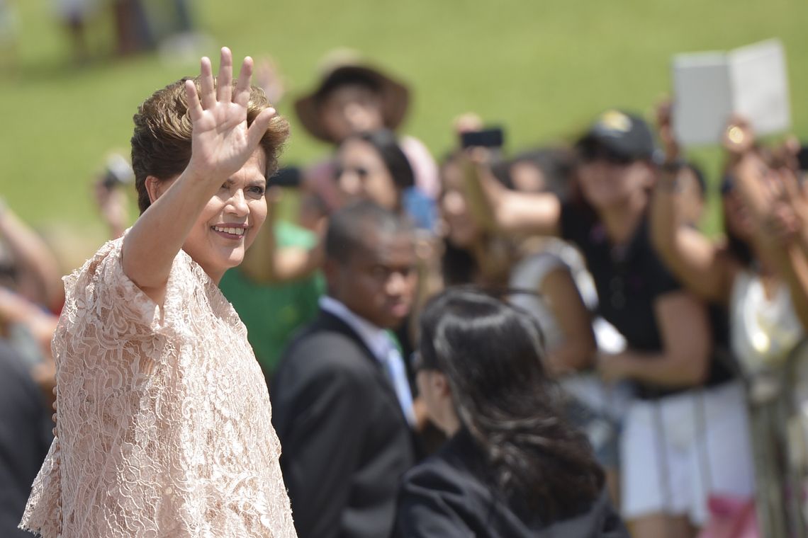 cia Brasil A presidenta Dilma Rousseff chega ao Congresso Nacional onde toma posse no plenário da Câmara dos Deputados, para o segundo mandato. (Marcelo camargo/Agência Brasil)