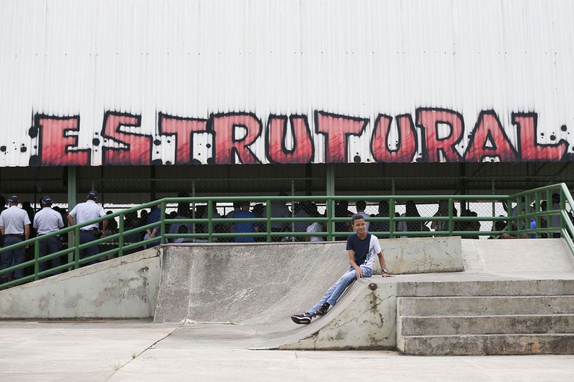 Marcelo Camargo/Agência Brasil Primeiro dia de aulas no CED 01 da Estrutural, uma das escolas públicas do DF onde foi implementado o modelo cívico-militar.