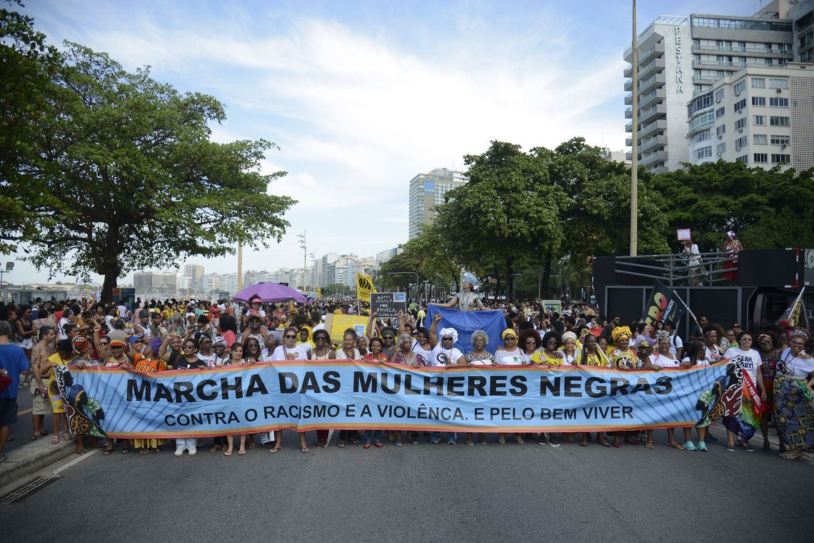 Tomaz Silva/Agência Brasil Quarta Marcha das Mulheres Negras em Copacabana, no Rio de Janeiro, protesta contra a violência que atinge as mulheres negras em todo o país.