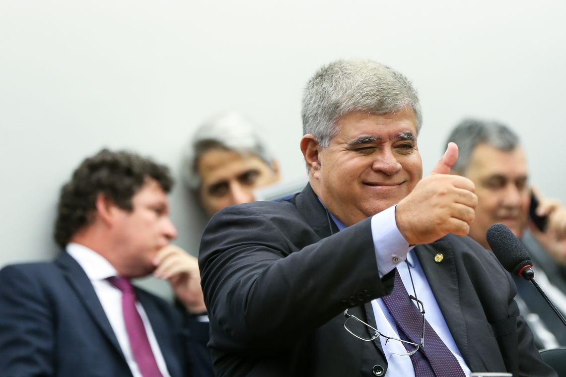 Marcelo Camargo/Agência Brasil Brasília - O deputado Carlos Marum durante sessão da Comissão Especial que analisa a proposta de emenda à Constituição (PEC) da reforma da Previdência (PEC 287/16) para a leitura do parecer do relator sobre o assunto (Marcelo Camargo