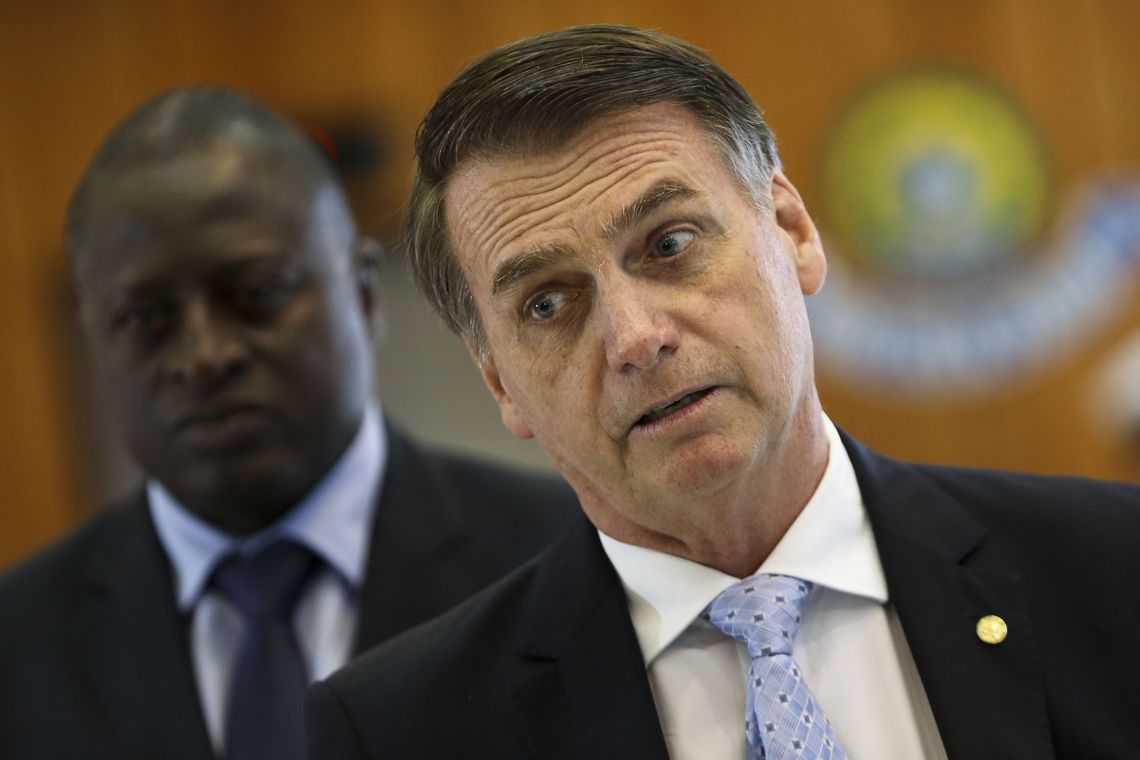 O Presidente eleito Jair Bolsonaro, fala com a imprensa após reunião com os futuros comandantes das Forças Armadas, no Comando da Marinha, em BrasÃlia.