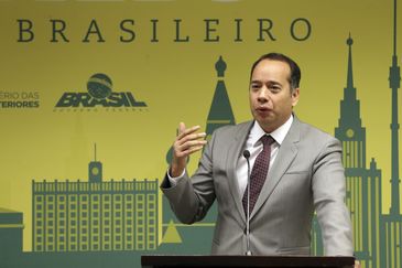 O ministro do Esporte, Leandro Cruz participa do  lanÃ§amento do â€œGuia Consular do Torcedor Brasileiroâ€.