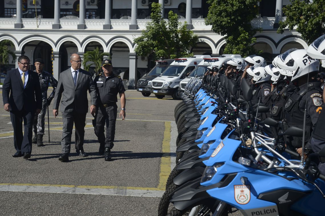 Tomaz Silva/Agência Brasil O governador Wilson Witzel participa de entrega, pelo Gabinete de Intervenção Federal, de viaturas para a Polícia Militar no Batalhão de Choque, no centro do Rio.