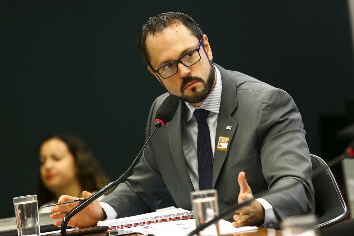Marcelo Camargo/Agência Brasil O presidente do Instituto Nacional de Estudos e Pesquisas Educacionais Anísio Teixeira (Inep), Elmer Coelho Vicenzi, participa de audiência pública na Comissão de Educação da Câmara para debater as condições para realizar o Enem 2019.
