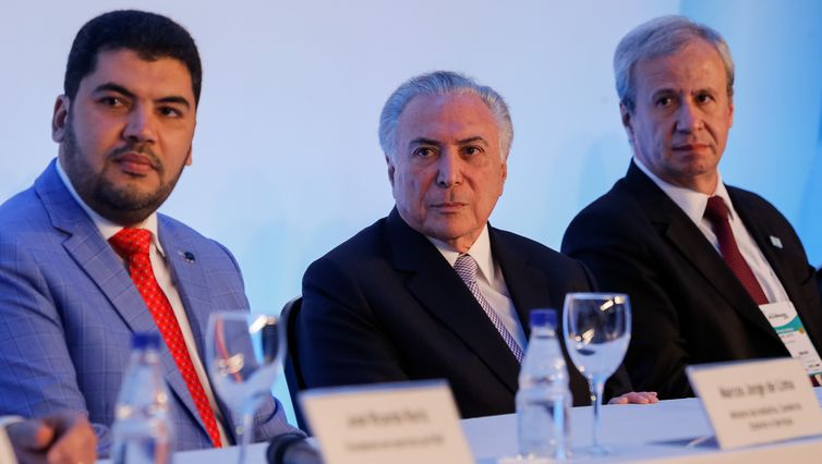 O Ministro de Estado da Indústria, Comércio Exterior e Serviços, Marcos Jorge, o presidente da República, Michel Temer e o presidente Conselho Diretor do Instituto Aço Brasil, Sergio Leite de Andrade, durante o Congresso Aço Brasil 2018
