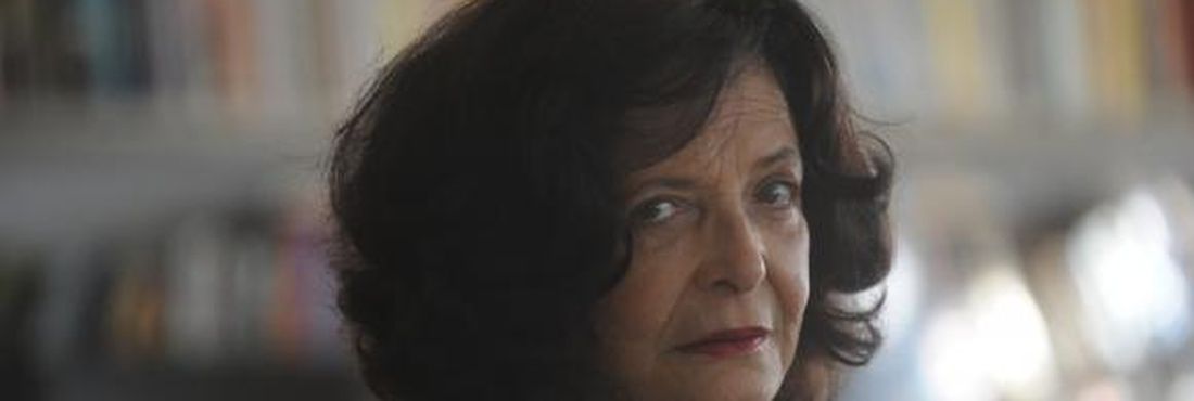 Heloísa Buarque Para Heloisa Buarque, antes do golpe, a cultura buscava falar para operários e camponeses