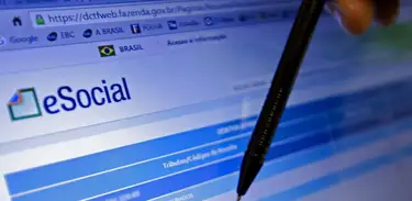 BrasÃlia - Recolhimento de impostos na contratação dos empregados domésticos pelo eSocial começou em novembro de 2015. Patrões reclamaram da emissão das guias, devido a problemas no site (Marcelo Camargo/Agência Brasil)