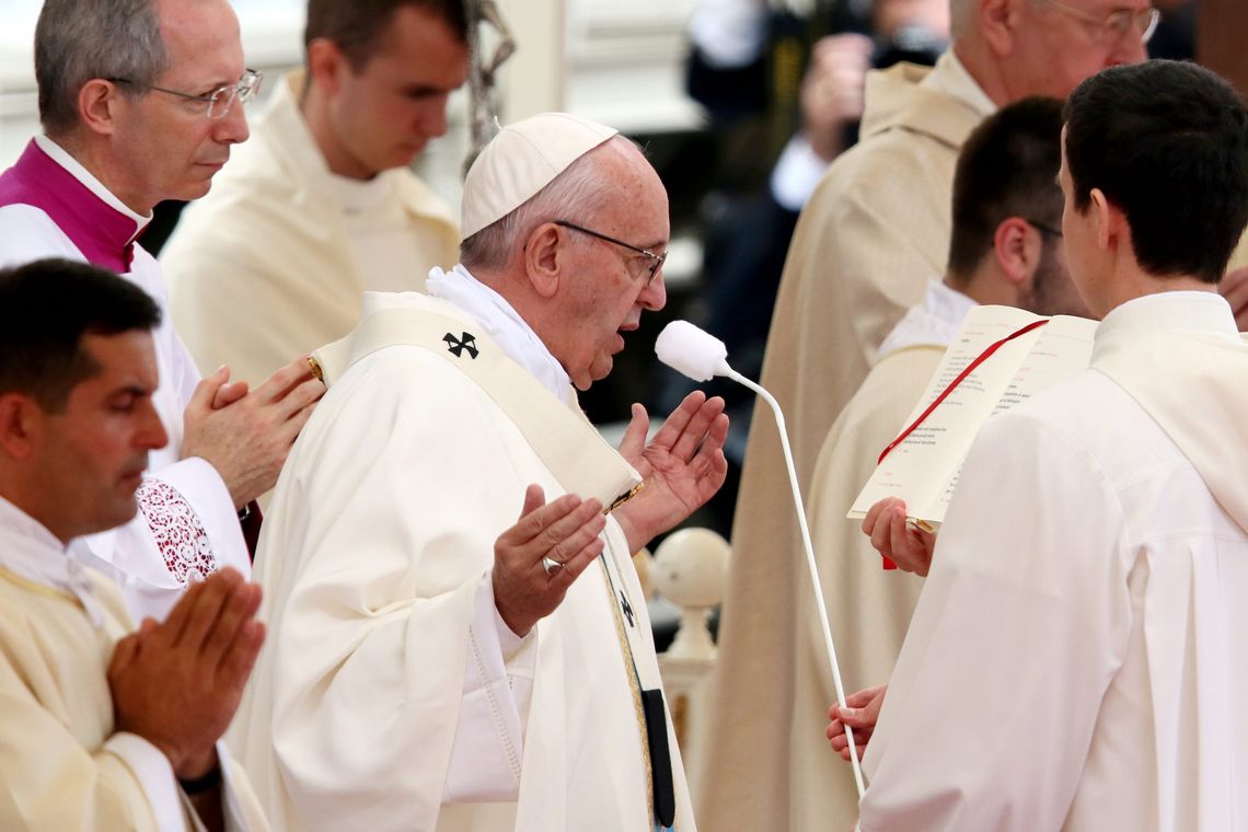 Papa Francisco durante missa no santuário de Jasna Gora, por ocasião dos 1.050 anos do batismo da Polônia (Agência Lusa/Direitos Reservados)