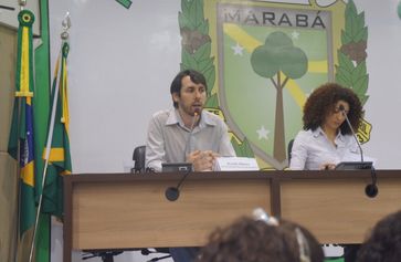 O gerente das Rádios da Amazônia da EBC, Bráulio Ribeiro, manifesta-se durante a Audiência Pública (Foto: Arquivo Câmara Municipal de Marabá)