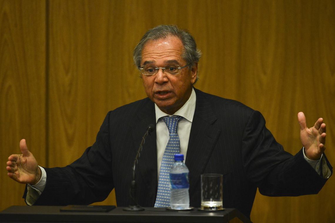 Fabio Rodrigues Pozzebom/Agência Brasil O ministro da Economia, Paulo Guedes, durante cerimônia de transmissão de cargo para o novo presidente do Banco Central (BC), Roberto Campos Neto.