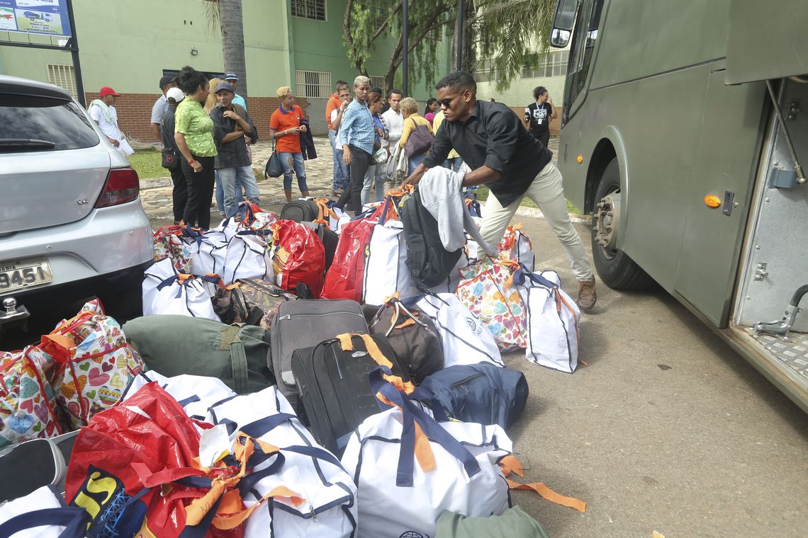 Valter Campanato/Agência Brasil Migrantes venezuelanos vindos da cidade de Boa Vista, em Roraima, são acolhidos em uma paróquia para orientações e encaminhados para casas alugadas pelo programa de integração da Cáritas Brasileira, em São Sebastião, no Distrito Federal.