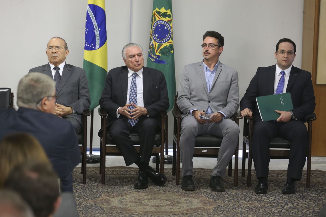 Valter Campanato/Agência Brasil O ministro da Casa Civil, Eliseu Padilha, o presidente Michel Temer e os ministros da Cultura, Sérgio Sá Leitão, e o interino da Educação, Henrique Sartori, durante cerimônia de assinatura da MP que cria a Agência Brasileira de Museus.
