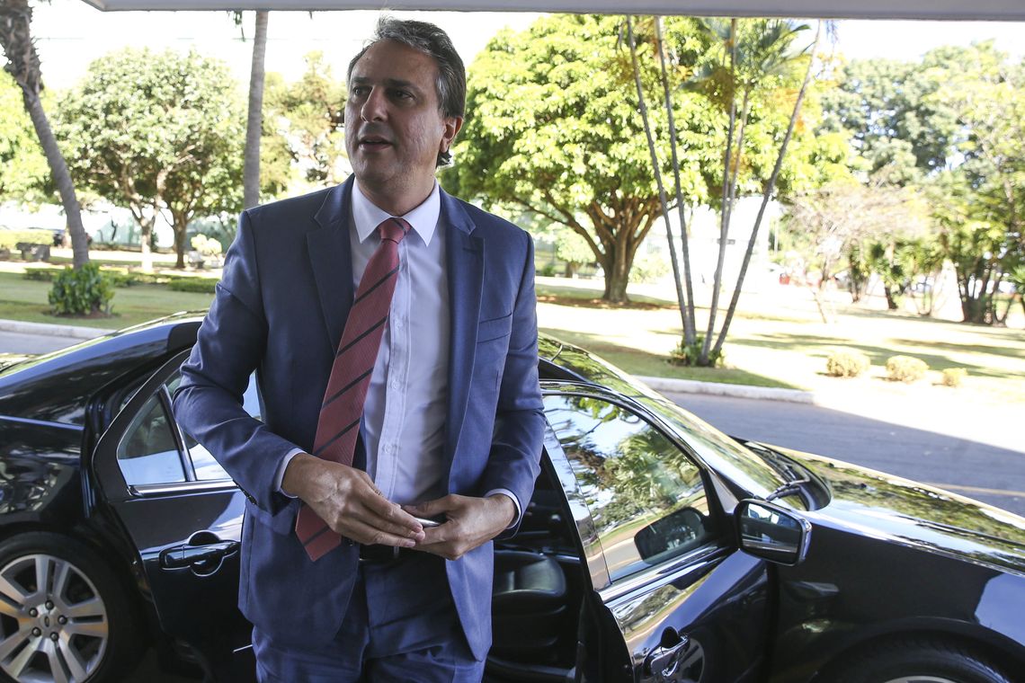 Valter Campanato/Agência Brasil O governador do Ceará, Camilo Santana,se reune com o ministro da Defesa, Fernando Azevedo, para discutir o andamento das ações para conter os atos de violência no estado.