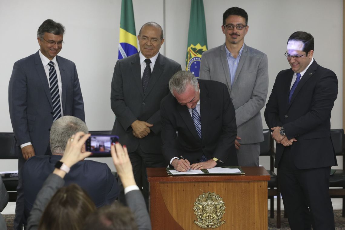 Valter Campanato/Agência Brasil O presidente Michel Temer durante cerimônia de assinatura da MP que cria a Agência Brasileira de Museus (Abram), e da MP que visa Estimular Doações Privadas para Projetos de Interesse Público.