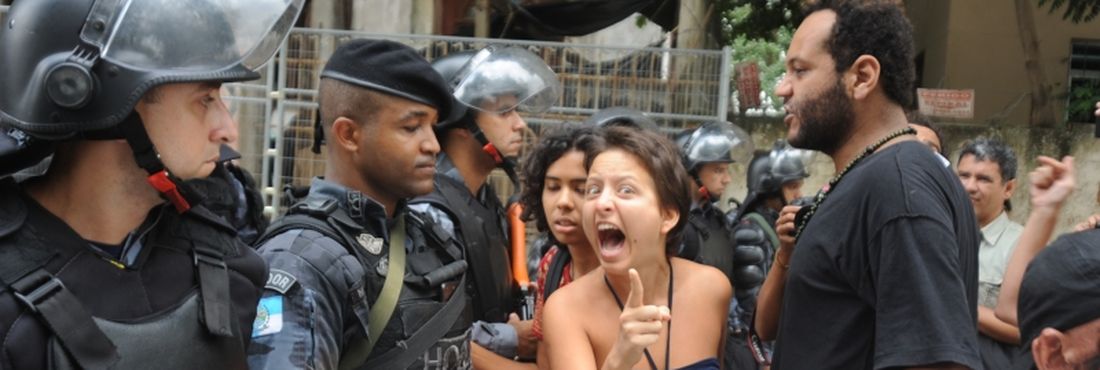 Polícia Militar conclui desocupação do prédio do antigo Museu do Índio Polícia Militar conclui desocupação do prédio do antigo Museu do Índio