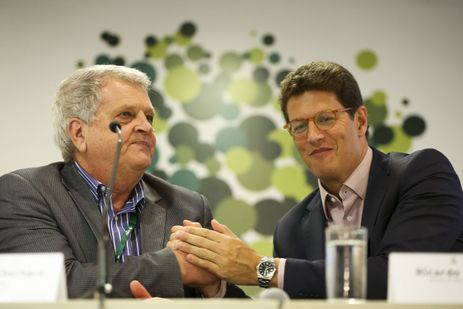 O ministro do Meio Ambiente, Ricardo Salles, dá posse ao novo presidente do Instituto Chico Mendes de Conservação da Biodiversidade (ICMBio), Adalberto Eberhard.
