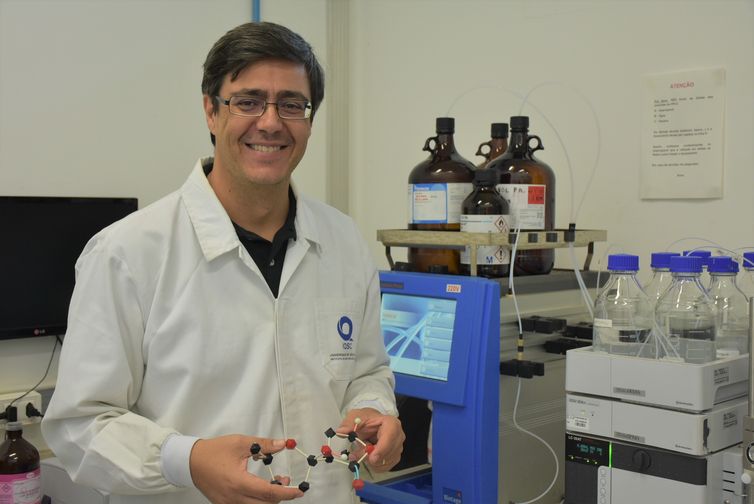 Professor do Instituto de Química de São Carlos Antonio Burtoloso pesquisa derivado do bagaço de cana para produção de plásticos