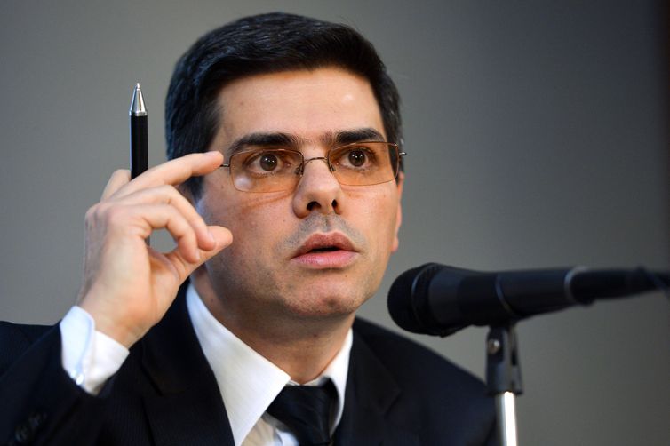 Brasília - O secretário do Tesouro Nacional interino, Otávio Ladeira de Medeiros dá entrevista sobre o pagamento de  passivos (dívidas) referentes ao Acórdão nº 825/2015 do TCU (Fabio Rodrigues Pozzebom/Agência Brasil)