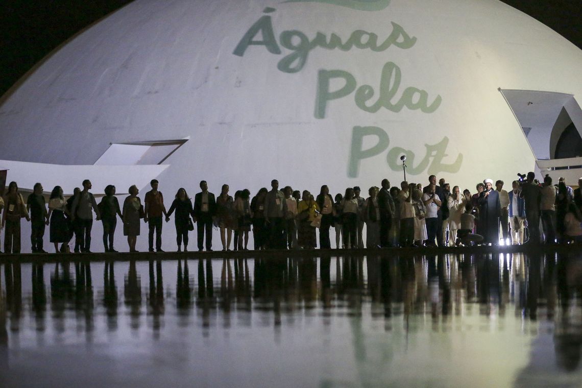 Fabio Rodrigues Pozzebom/Agência Brasil Brasília - Culto ecumênico de encerramento do Águas pela Paz - II Seminário Internacional Água e Transdisciplinaridade no espelho d´água do Museu da República (Fabio Rodrigues Pozzebom/Agência Brasil)