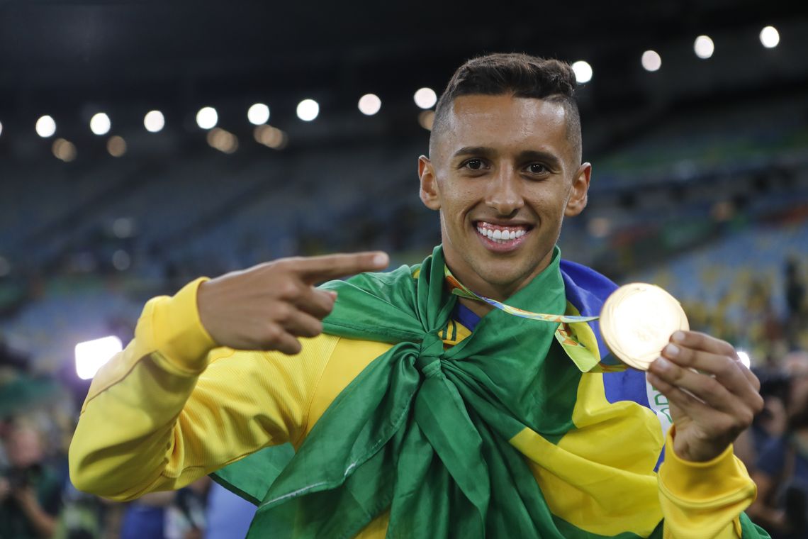 Fernando Frazão/Agência Brasil Rio de Janeiro - Seleção brasileira de futebol recebe inédita medalha de ouro após vencer nos pênaltis a Alemanha na final dos Jogos Olímpicos Rio 2016, no Maracanã . (Fernando Frazão/Agência Brasil)