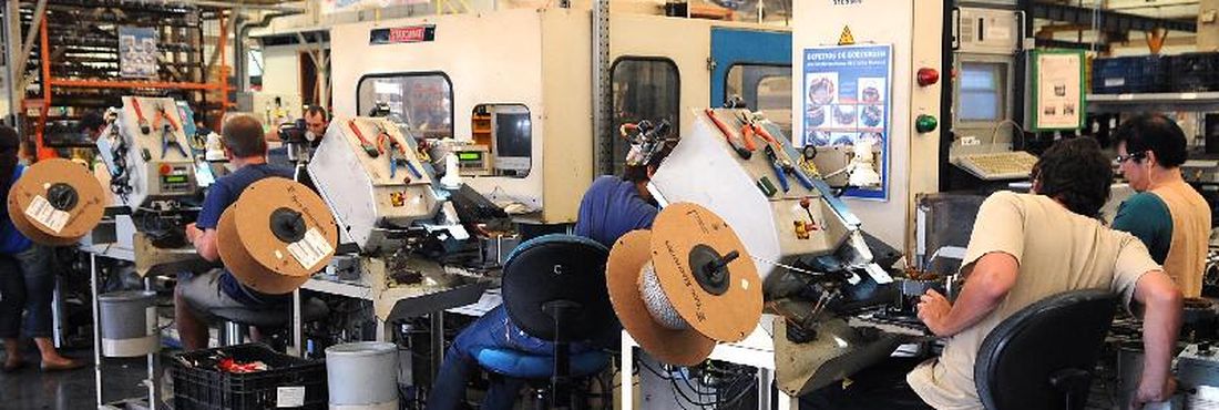 Imagem - Emprego na indústria volta a cair em maio Emprego na indústria volta a cair em maio