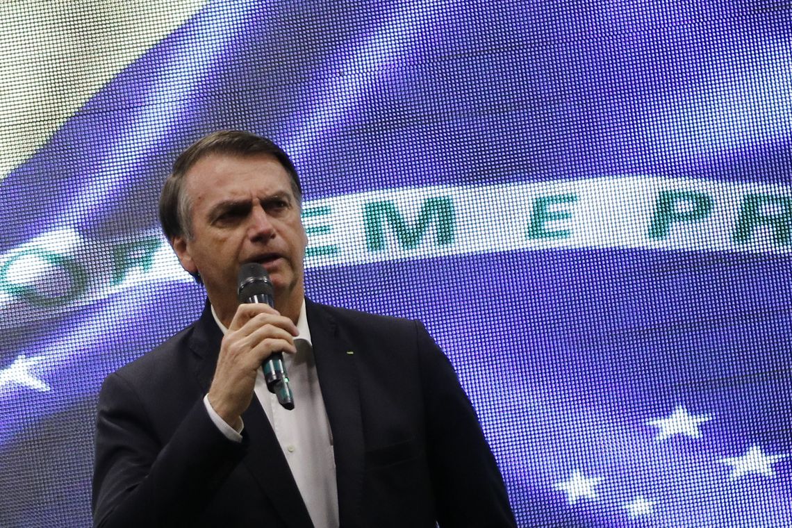 O presidente da República, Jair Bolsonaro,e a primeira dama, Michele Bolsonaro, assistem ao culto na Igreja Batista Atitude. 