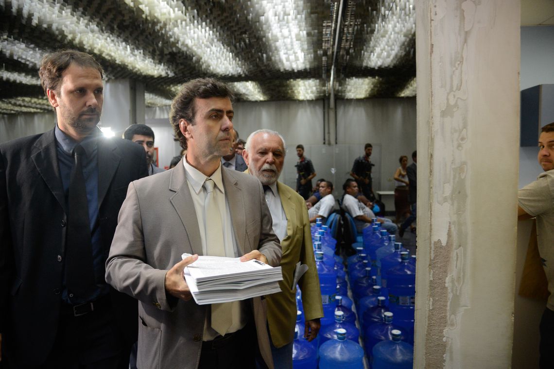 Fernando Frazão/Agência Brasil Rio de Janeiro - Deputados da bancada do PSOL protocolam pedido de impeachment do governador Luiz Fernando Pezão na Assembléia Legislativa do Estado do Rio de Janeiro ( Fernando Frazão/Agência Brasil)