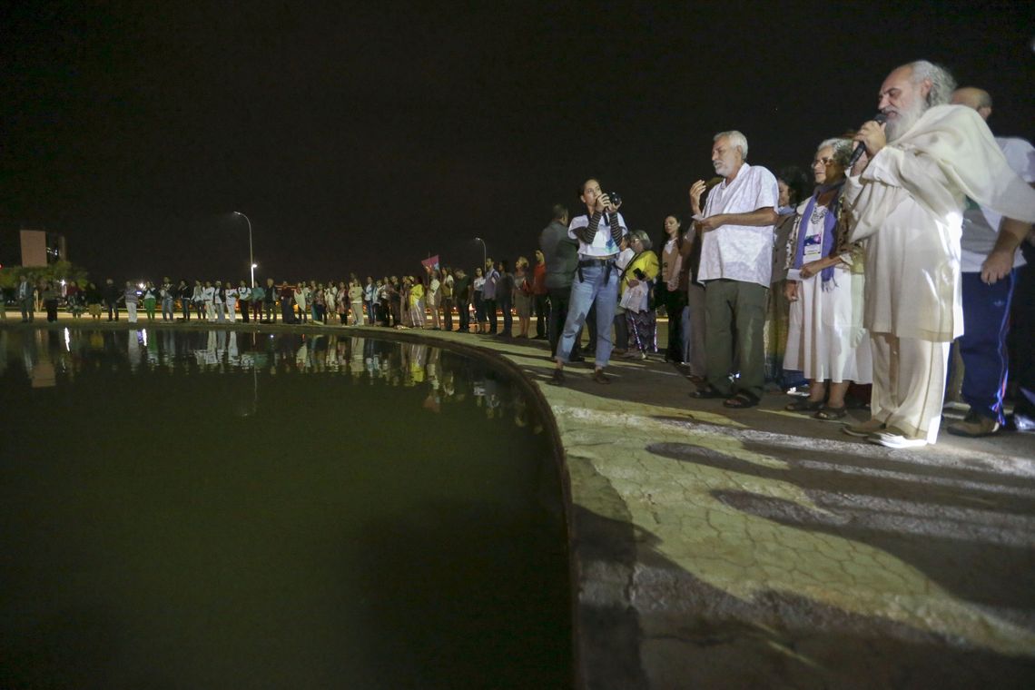 Fabio Rodrigues Pozzebom/Agência Brasil Brasília - Culto ecumênico de encerramento do Águas pela Paz - II Seminário Internacional Água e Transdisciplinaridade no espelho d´água do Museu da República (Fabio Rodrigues Pozzebom/Agência Brasil)