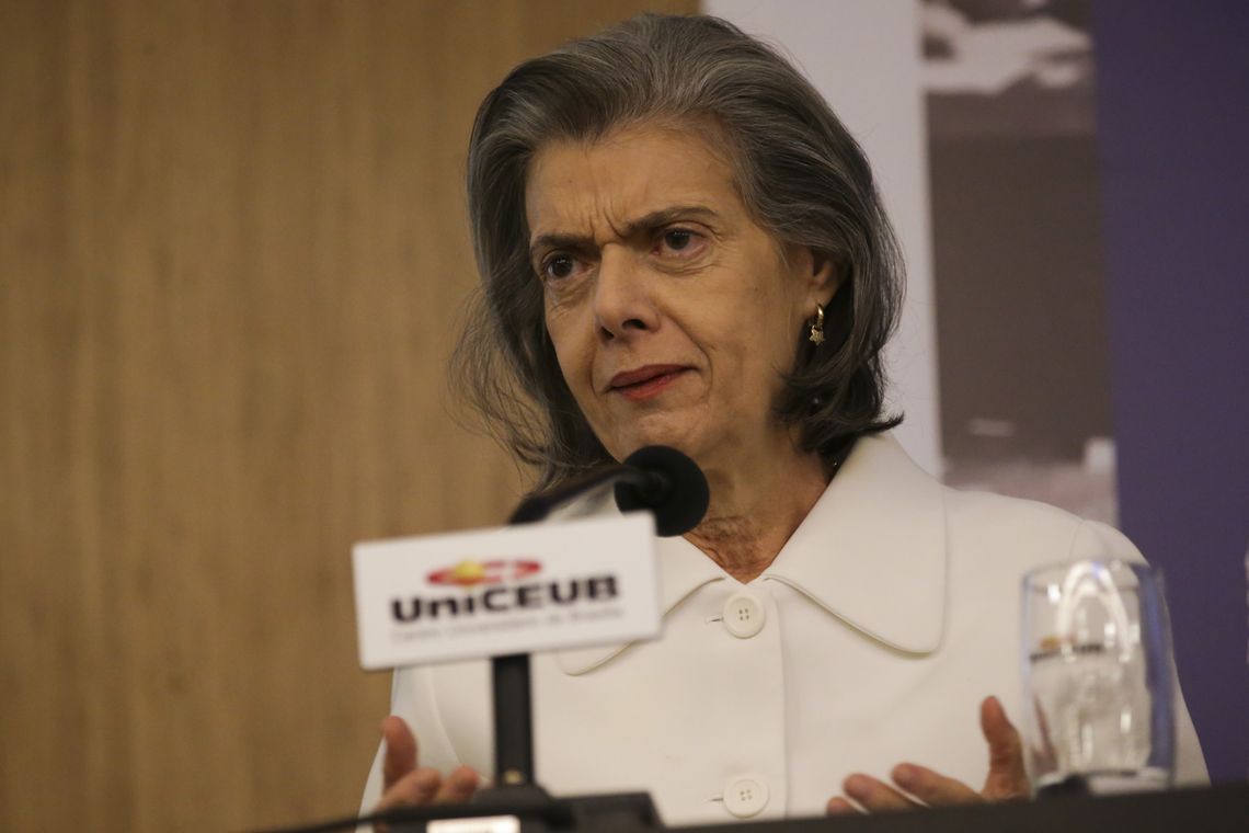 Antonio Cruz/Agência Brasil A presidente do STF, Cármen Lúcia durante o seminário Direitos Humanos nos 30 anos da Constituição Federal e nos 70 anos da Declaração Universal.