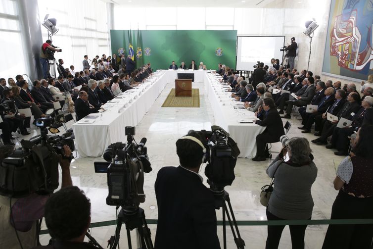 O presidente Michel Temer coordena a 3ª Reunião do Conselho Nacional de Ciência e Tecnologia (CCT), no Palácio do Planalto.