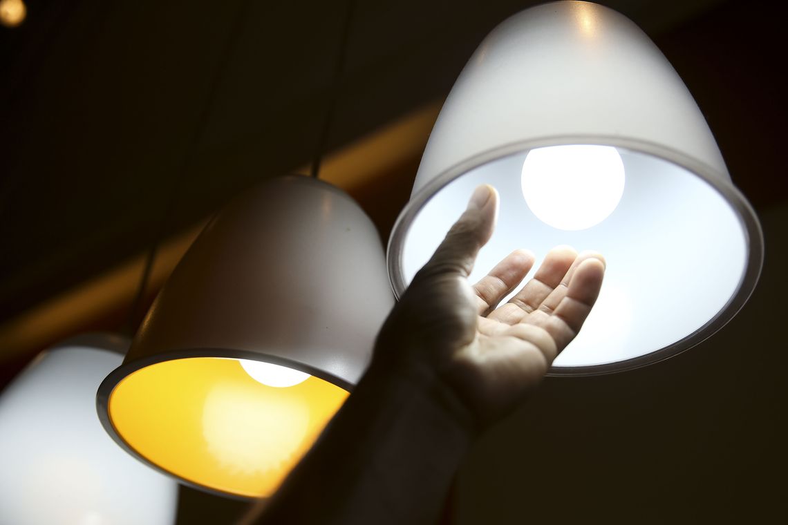 BrasÃlia - O consumo de energia elétrica fechou os primeiros três meses do ano com queda acumulada de 4,2% em relação ao mesmo perÃodo do ano passado (Marcelo Camargo/Agência Brasil)